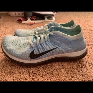 Nike free run knit shoes